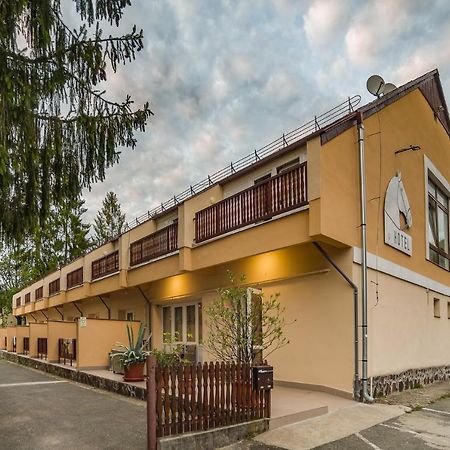 Lipicai Hotel Es Etterem Szilvásvárad Eksteriør bilde