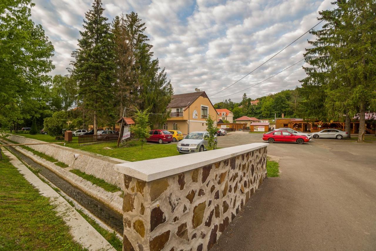 Lipicai Hotel Es Etterem Szilvásvárad Eksteriør bilde