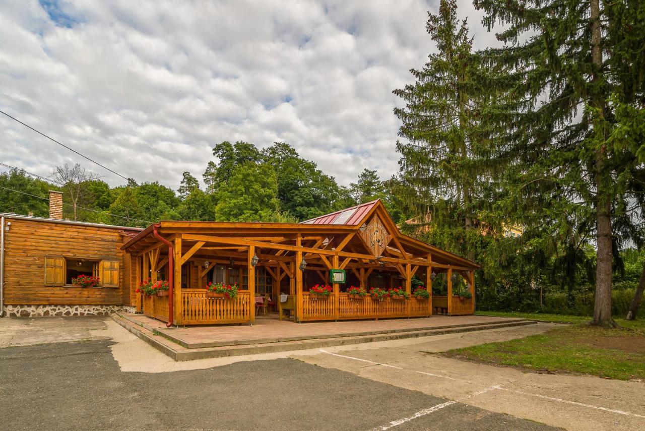 Lipicai Hotel Es Etterem Szilvásvárad Eksteriør bilde
